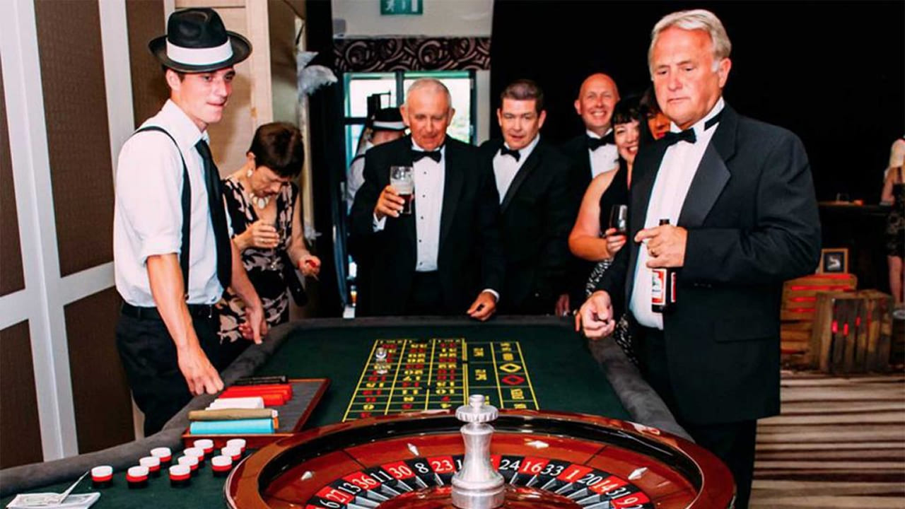 Immersyjne wydarzenie Vegas – Casino Royale: luksusowy klimat kasyna i wieczorowa atmosfera